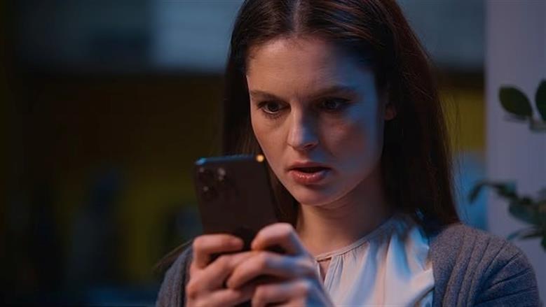 طريقة كتابة الرسائل النصية تكشف سمات شخصيتك وارتباطها بالرباعية المظلمة