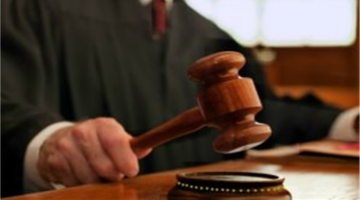 غرامة قانونية تثبت مسئولية السيدة لنشر صورة مخلة بآداب رجل