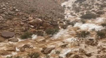 نياجرا السعودية شلالات الداهنة تبهر زوار الرياض بمشاهد طبيعية ساحرة.webp