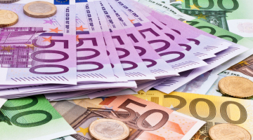 هبوط اليورو أسعار الصرف أمام الجنيه المصري في منتصف تعاملات