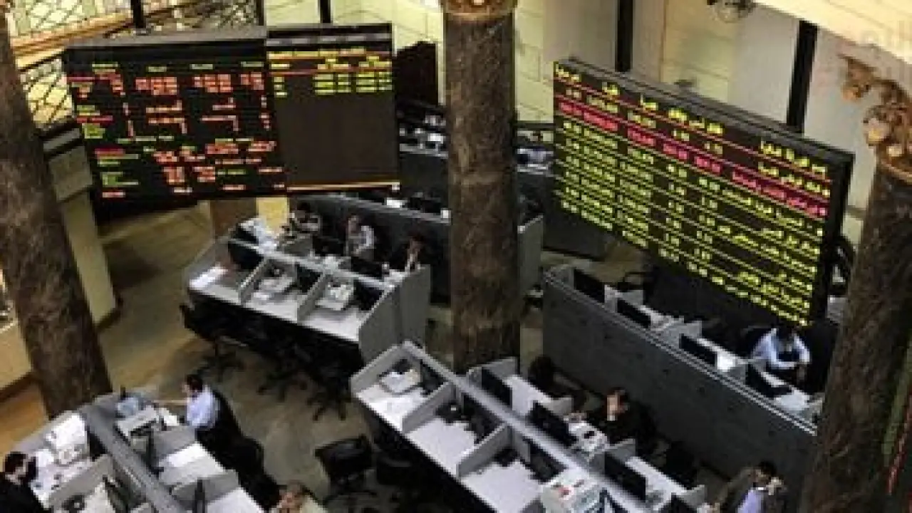 أرباح قياسية بالبورصة.. سيولة نقدية وأسهم مجانية لمساهمي 3 شركات كبرى بداية 2026