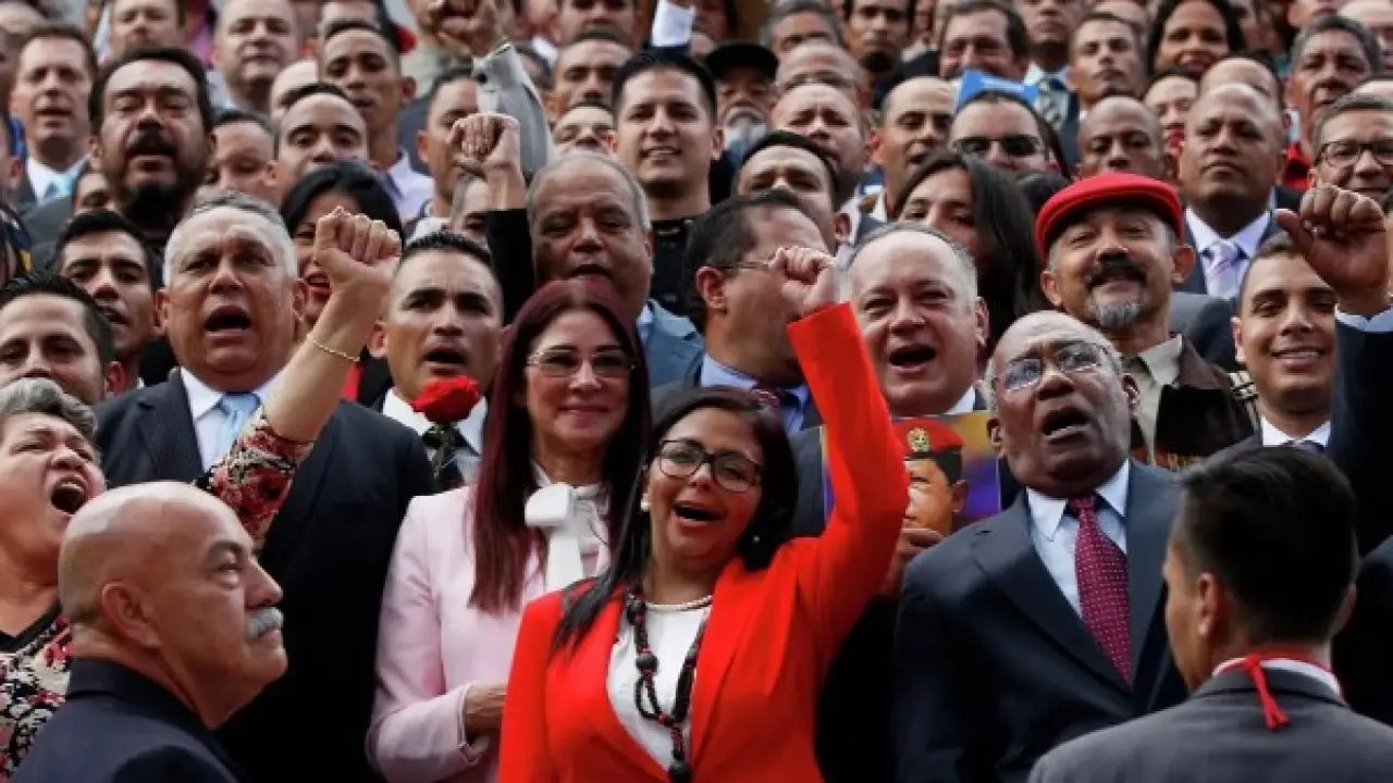 تهديدات واشنطن.. رئيسة فنزويلا تحسم مصير المواجهة بقرار يترقب العالم نتائجه الصادمة