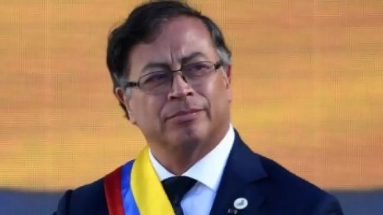 رحلة واشنطن الاستثنائية.. الرئيس الكولومبي يتحرك في مهمة انتحارية لمنع حرب عالمية مدمرة