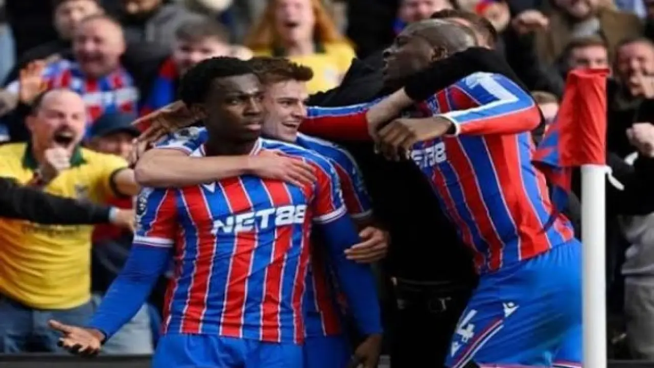 زلزال في إنجلترا.. فريق مغمور ينهي رحلة كريستال بالاس بضربة قاضية وصادمة