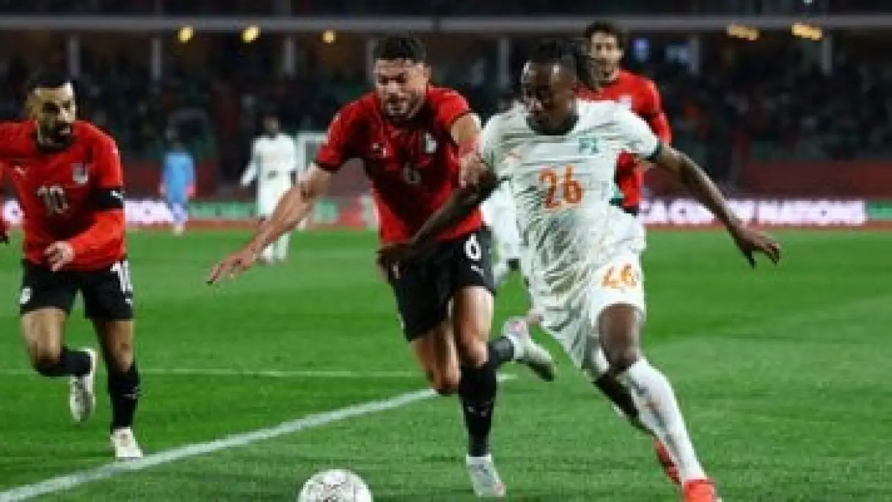 صدام الفراعنة والأفيال.. تحول مفاجئ في الشوط الثاني يضع طموحات منتخب مصر في خطر