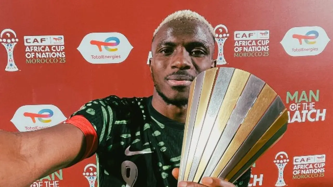 فيكتور أوسيمين.. أداء استثنائي أمام الجزائر يقلب موازين القوى في كأس الأمم الأفريقية