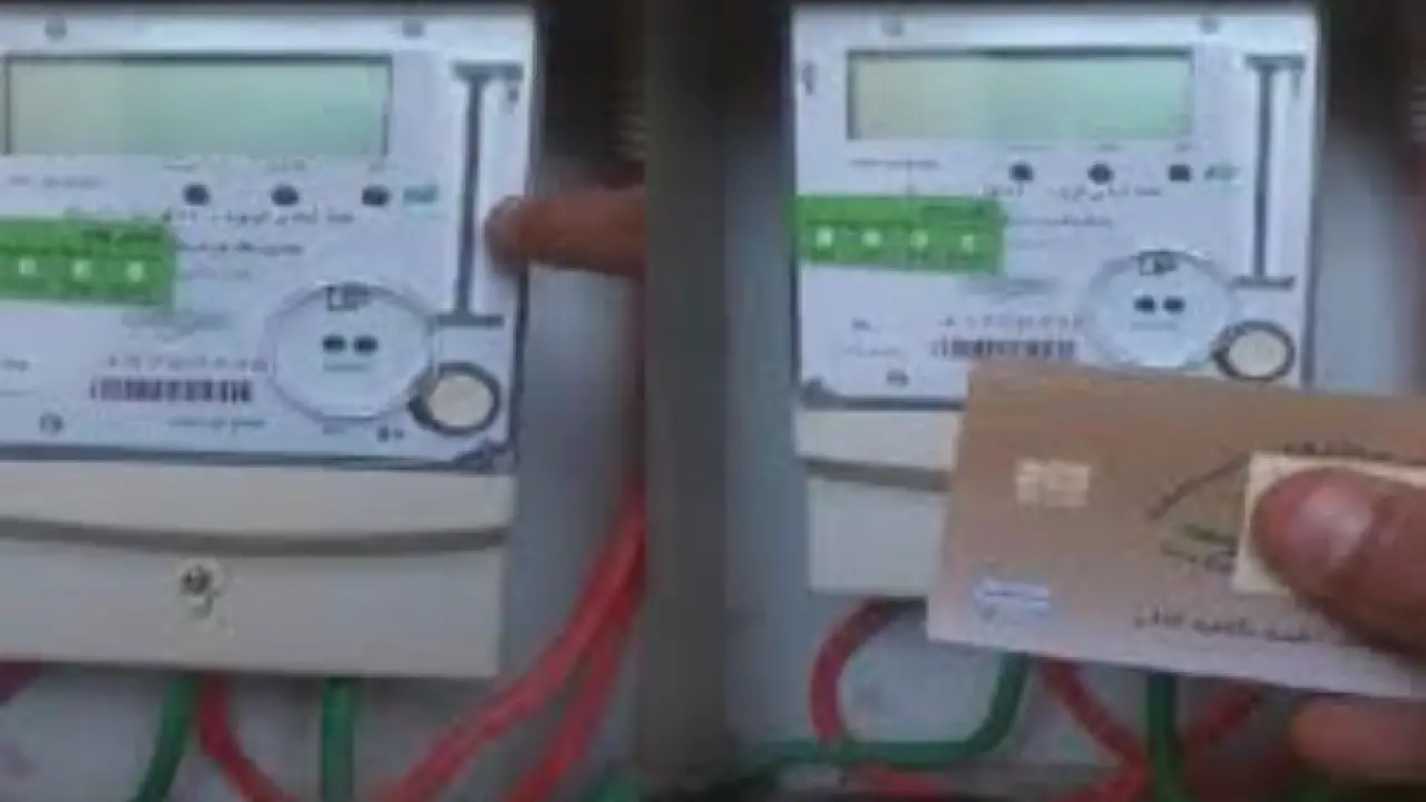 قرار نهائي.. الحكومة تحسم مصير تركيب عدادات الكهرباء الكودية لآلاف الوحدات السكنية