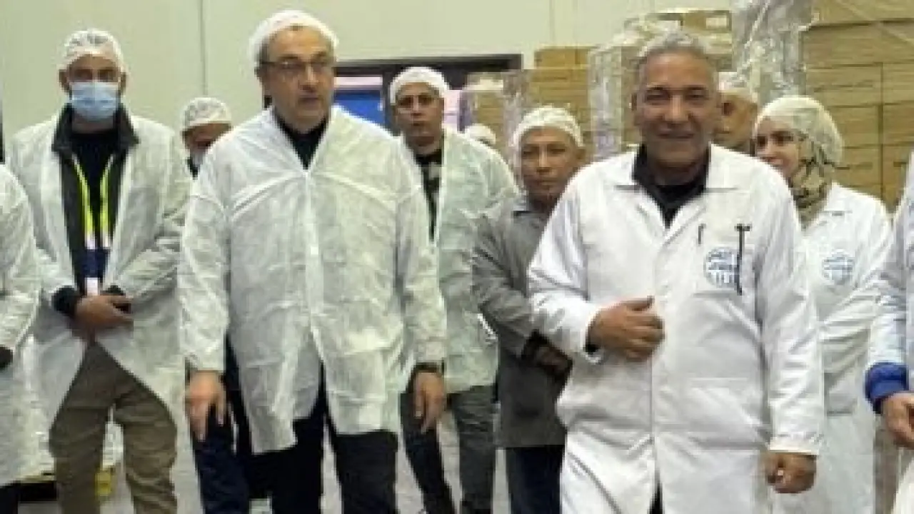 مستقبل الدواء.. تحركات مفاجئة لوزير قطاع الأعمال داخل قلاع التصنيع بالقليوبية