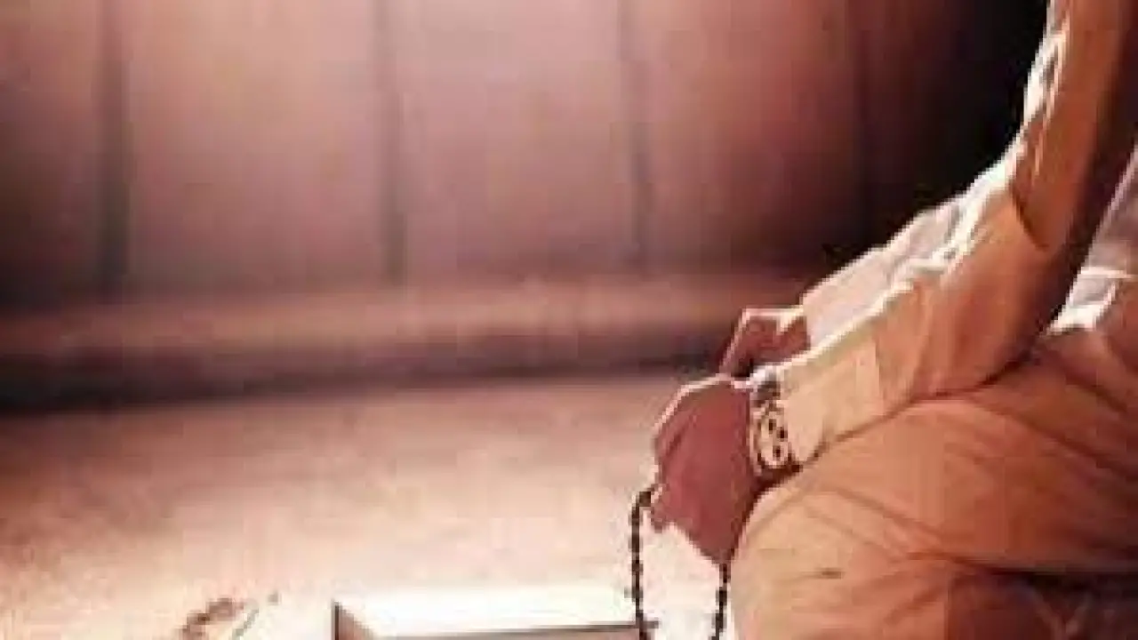 هل صلاتك مقبولة؟.. مفاجأة في آخر وقت لأداء العشاء قبل الفجر دون إثم