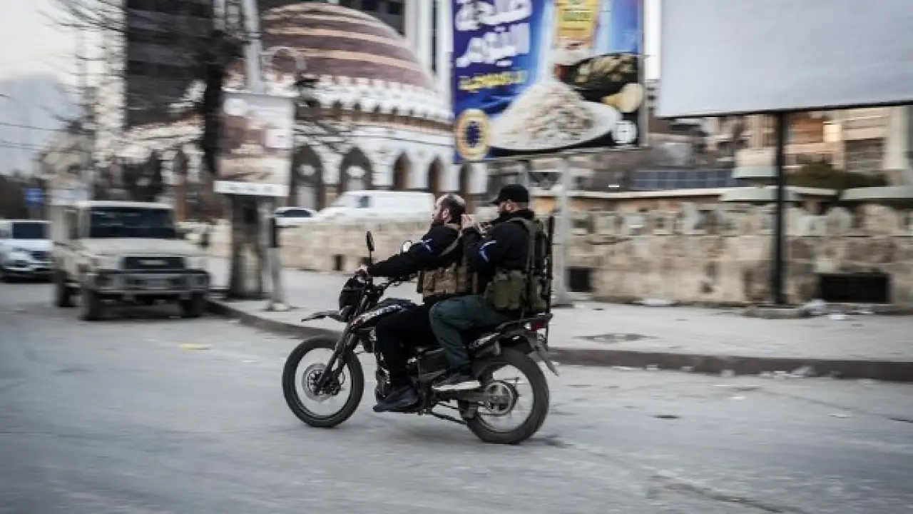 42 ألف مسلح.. هجوم حلب يضع قوات مسد أمام قرار الانسحاب الصعب