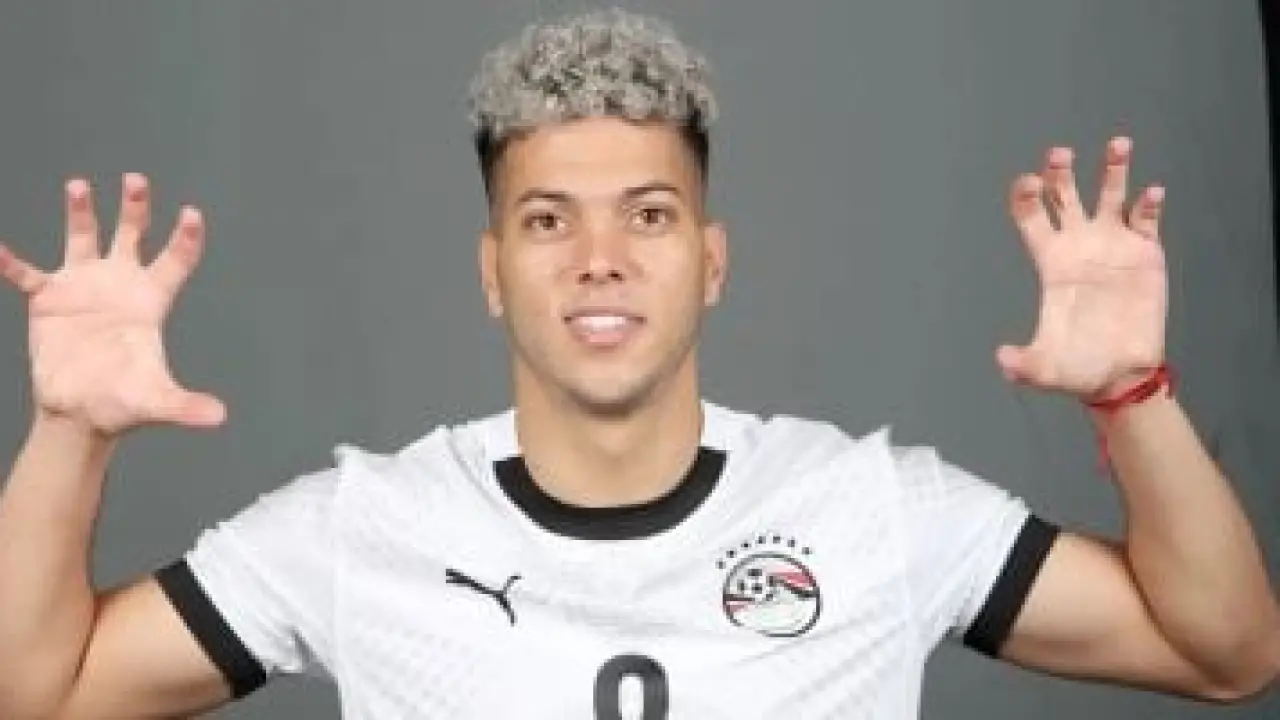 إمام عاشور.. كواليس مثيرة تجمع نجم الأهلي ومصطفى محمد في معسكر المنتخب