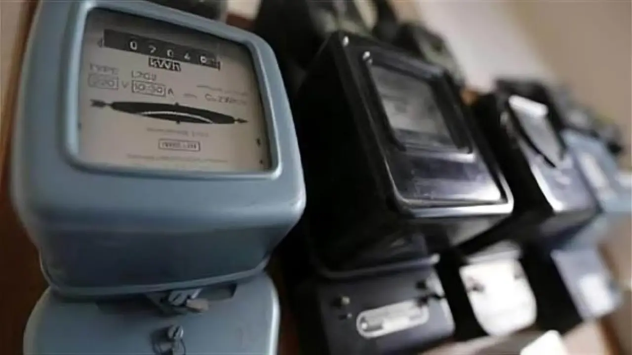 تحذير لأصحاب العدادات القديمة.. قرار حاسم ينهي استهلاك الكهرباء التقليدي مطلع 2026