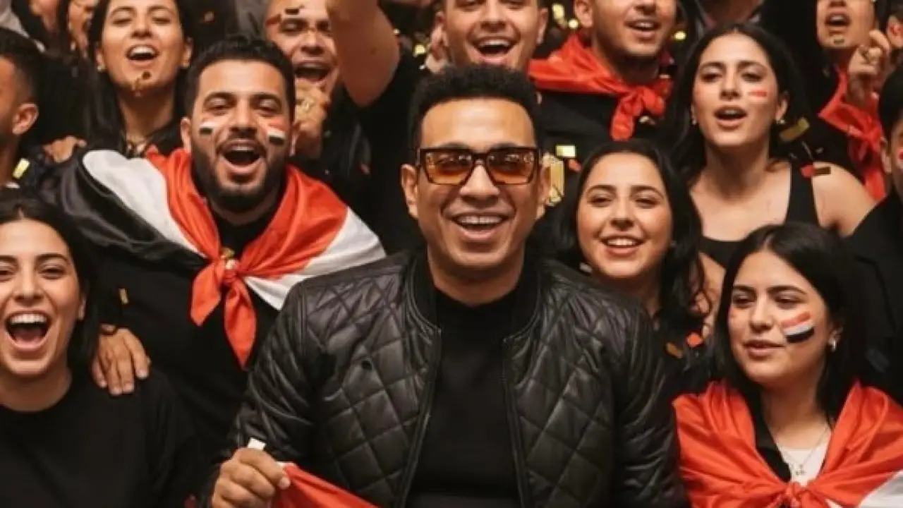 رقص في المدرجات.. محمود الليثي يشعل احتفالات تأهل الفراعنة لنصف نهائي أمم إفريقيا