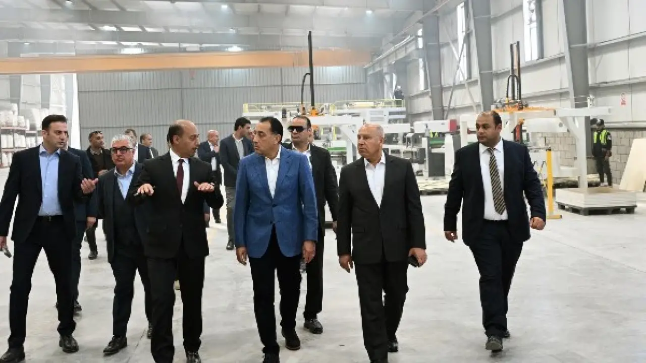 8 ملايين دولار.. مشروع ضخم في السخنة يغير خارطة الصناعات المتطورة بقرار حكومي حاسم