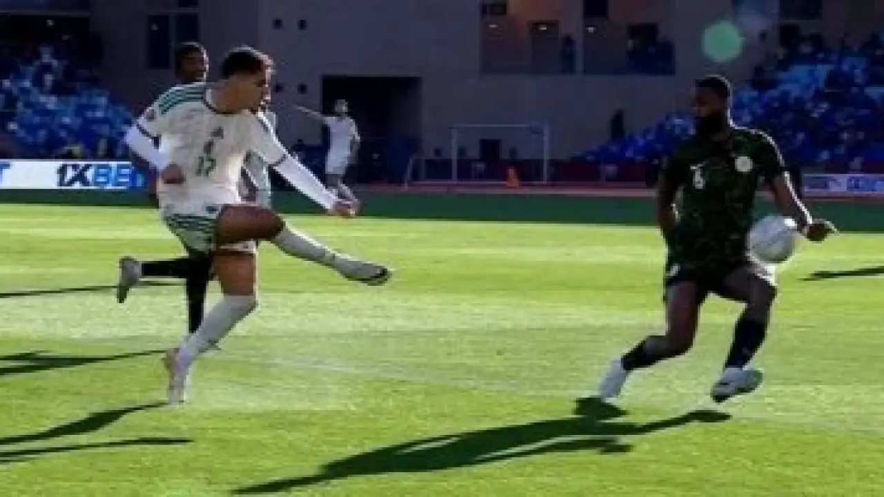 أزمة الجزائر ونيجيريا.. شبح التحكيم يثير رعب الجماهير المصرية قبل موقعة السنغال المرتقبة