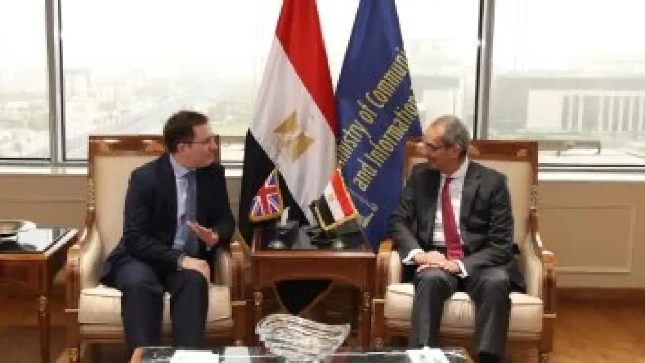 استثمارات بريطانية ضخمة.. تحرك وزاري يحسم مصير مشروعات الاتصالات الجديدة في مصر