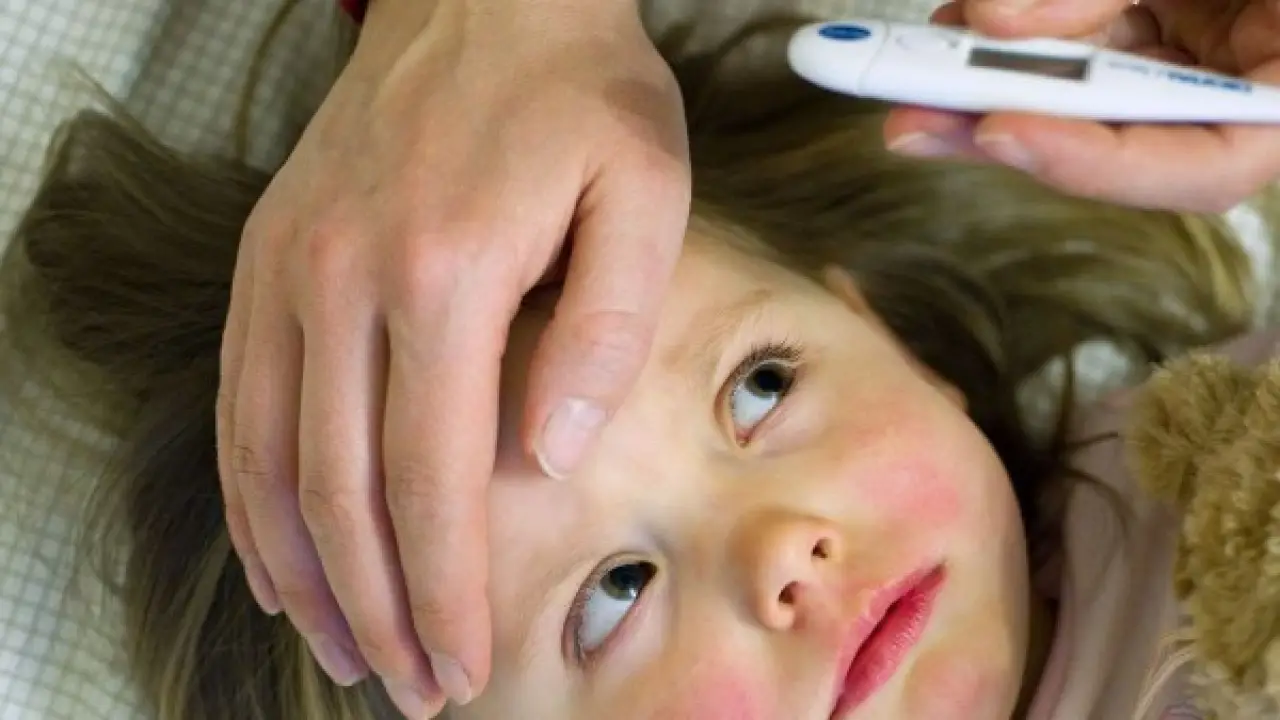 تحذير للأمهات.. تقلبات طقس 2026 تضع صحة الصغار في خطر داهم