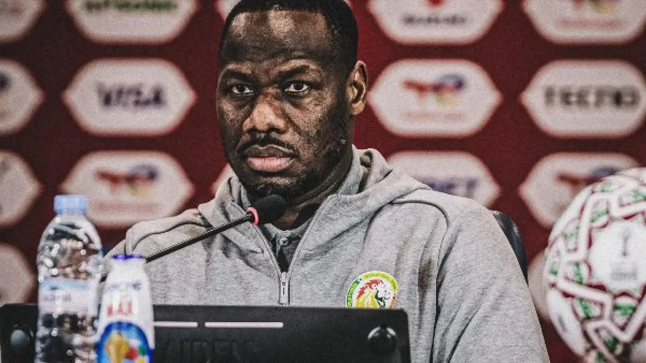 صدام الجبابرة.. مدرب السنغال يهدد حلم الفراعنة بقرار يقلب موازين القمة الأفريقية