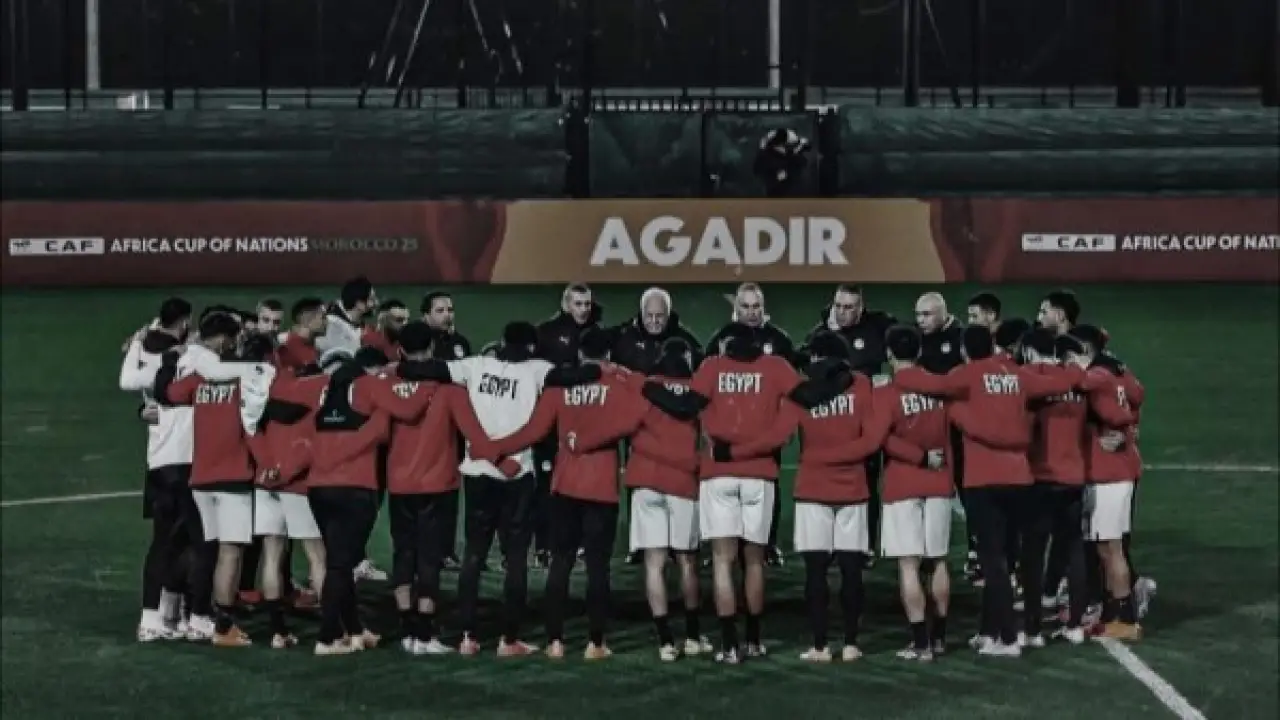 أخطاء كارثية.. خبير تحكيمي يفجر مفاجأة بشأن ضياع حلم الفراعنة أمام السنغال