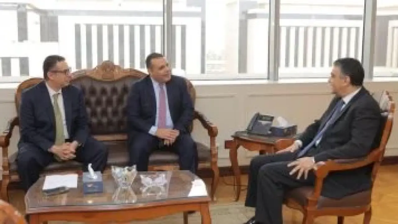 أزمة الدواء.. قرار حكومي حاسم ينهي معاناة المرضى مع نقص المستلزمات الطبية