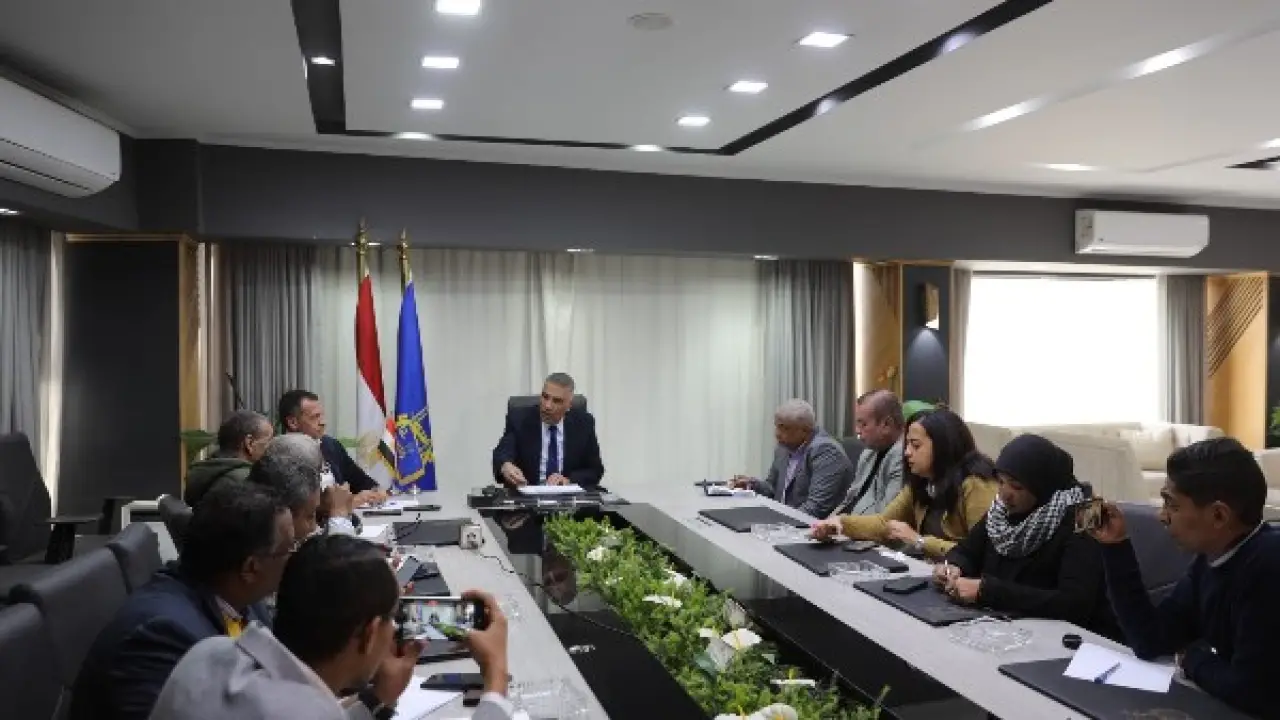 أزمة طفح الصرف بأسوان.. قرار حاسم من المحافظ ينهي معاناة السنوات بجدول زمني مغاير