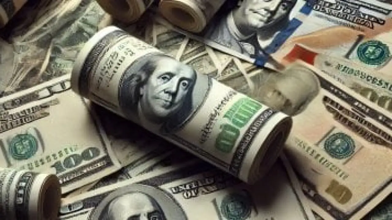 تحديثات البنك التجاري.. تحرك مفاجئ في سعر الدولار يربك حسابات المتعاملين اليوم