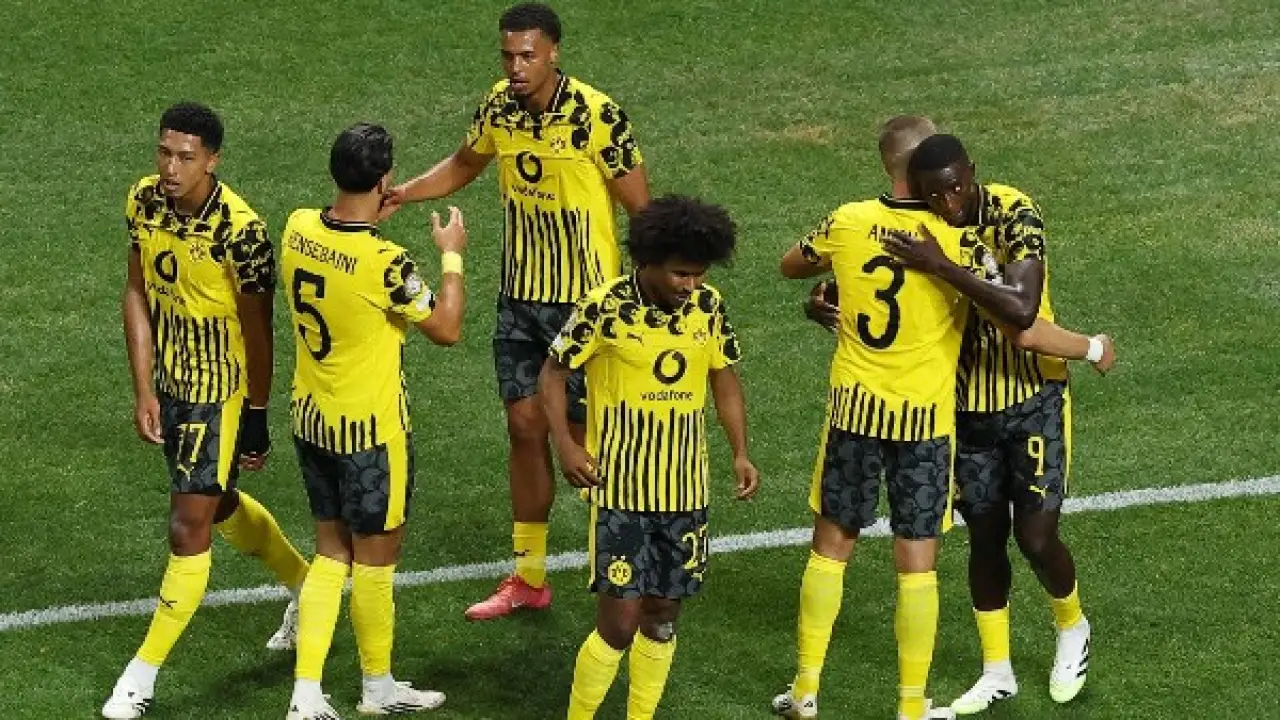 ثلاثية قاسية.. بوروسيا دورتموند يزلزل الدوري الألماني ويحرج فيردر بريمن في عقر داره