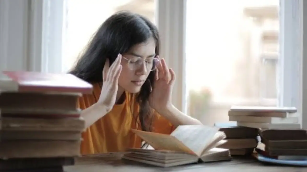 خطة الحواس الخمس.. استراتيجية عبقرية تنهي كابوس ضياع الوقت في امتحانات 2026