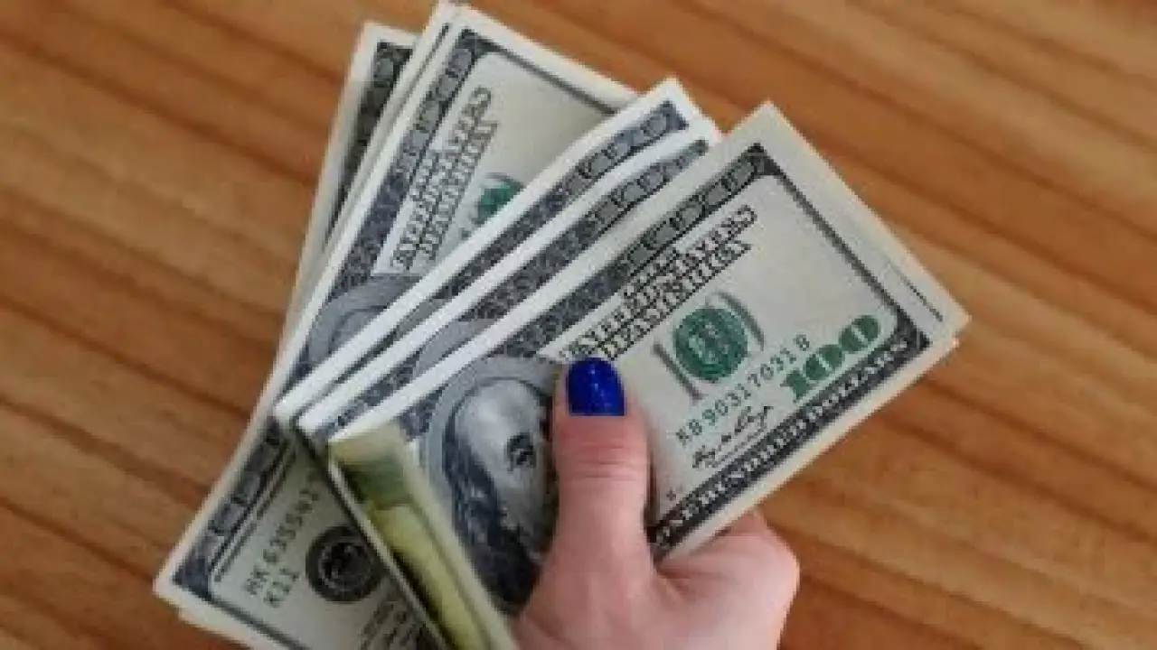 زلزال بنك البركة.. سعر الدولار الجديد يربك التوقعات ويثير قلق المدخرين في 2026