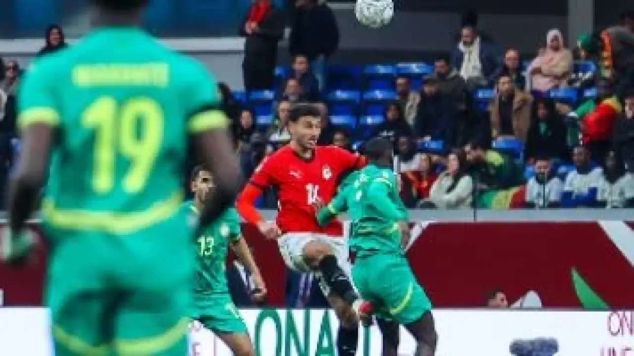 صدام نصف النهائي.. لغز الدقائق الأولى يحبس أنفاس الجماهير في قمة مصر والسنغال