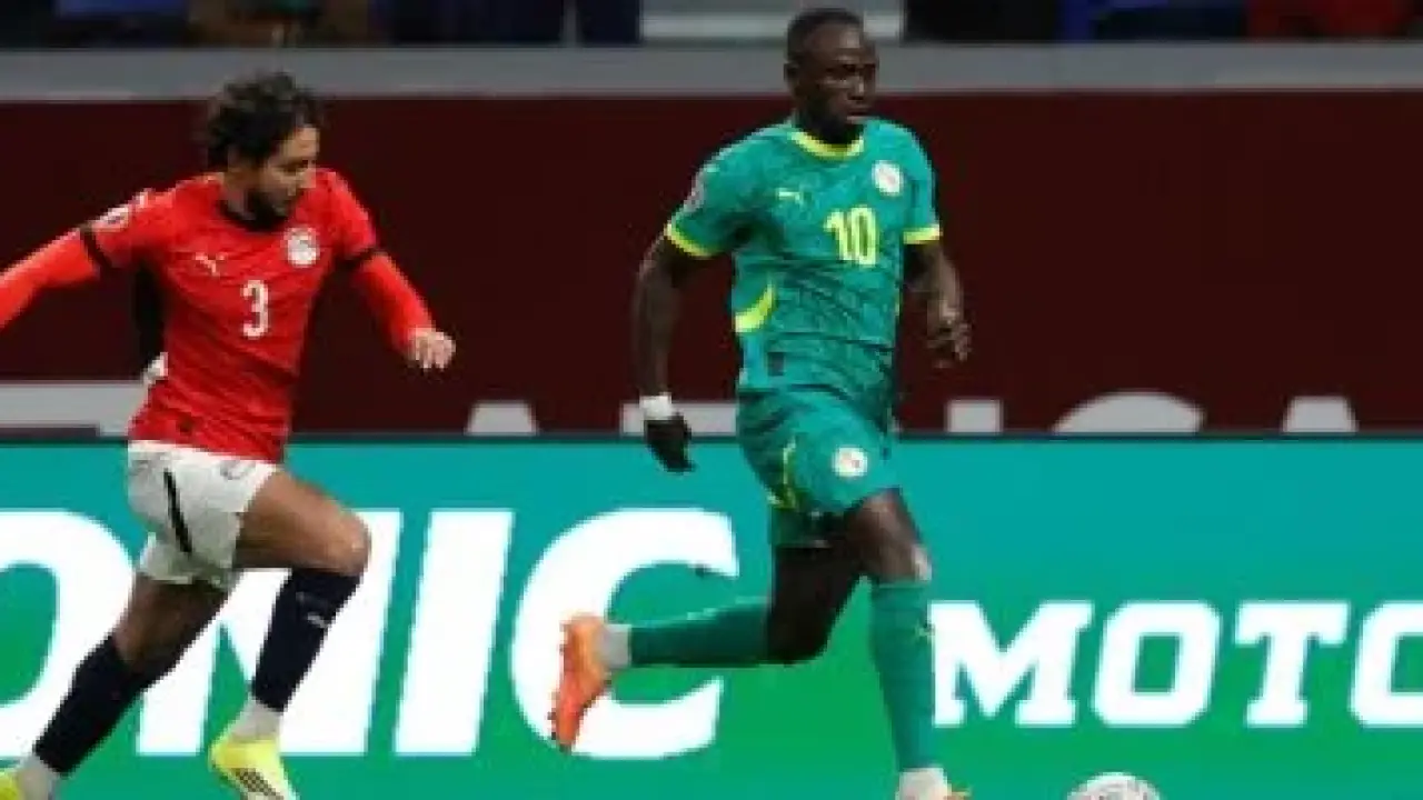 صدمة في القاهرة.. ساديو ماني يباغت الفراعنة بهدف يقلب موازين القمة الإفريقية