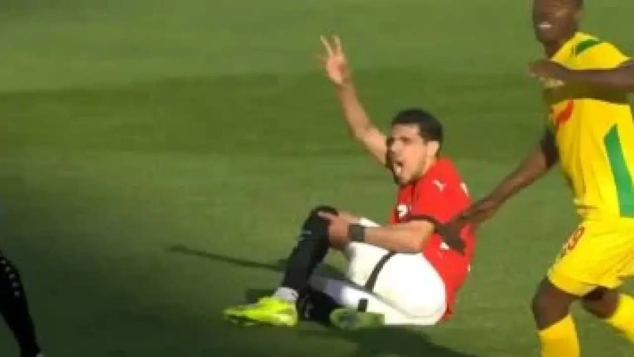 صدمة للمنتخب الوطني.. جراحة عاجلة تحسم مصير محمد حمدي بعد إصابة الرباط الصليبي