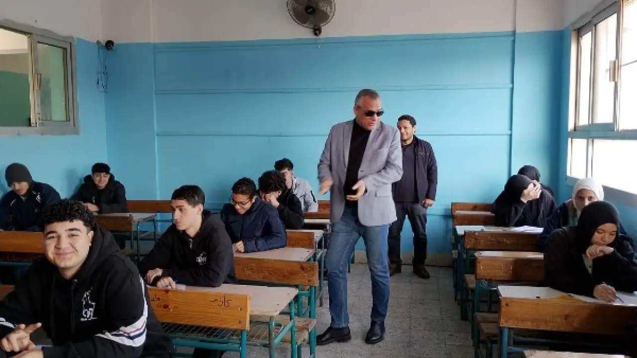 طلاب الشهادة الإعدادية بالقاهرة.. قرار حاسم بشأن ترتيب المواد قبل ساعات من انطلاق الامتحانات