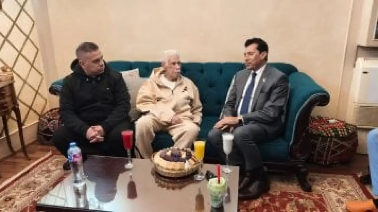 ظهور مفاجئ للمعلم.. زيارة وزير الرياضة تكشف تطورات الحالة الصحية لحسن شحاتة