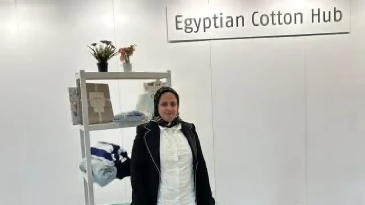 غزو مصري لألمانيا.. منتجات القطن الخالص تكتسح معرض فرانكفورت وتذهل كبار المصنعين