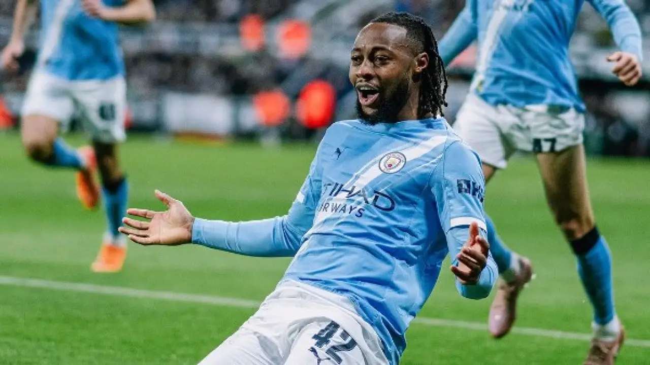 معجزة مانشستر سيتي.. منبوذ أندية القمة يحطم التوقعات ويهز عرش الدوري الإنجليزي