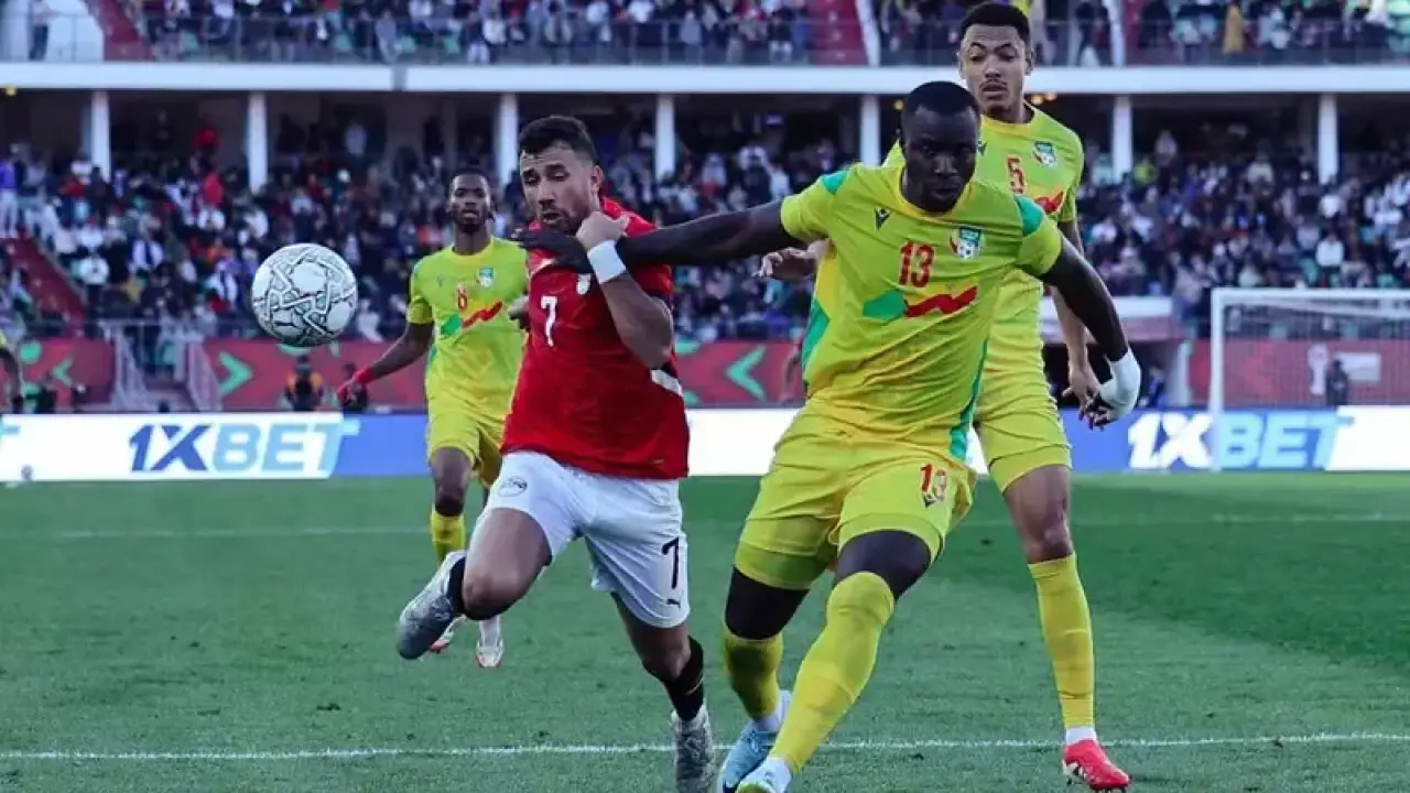 مواجهة الثأر.. تشكيل مفاجئ لمنتخب مصر يحسم مصير قمة السنغال الليلة