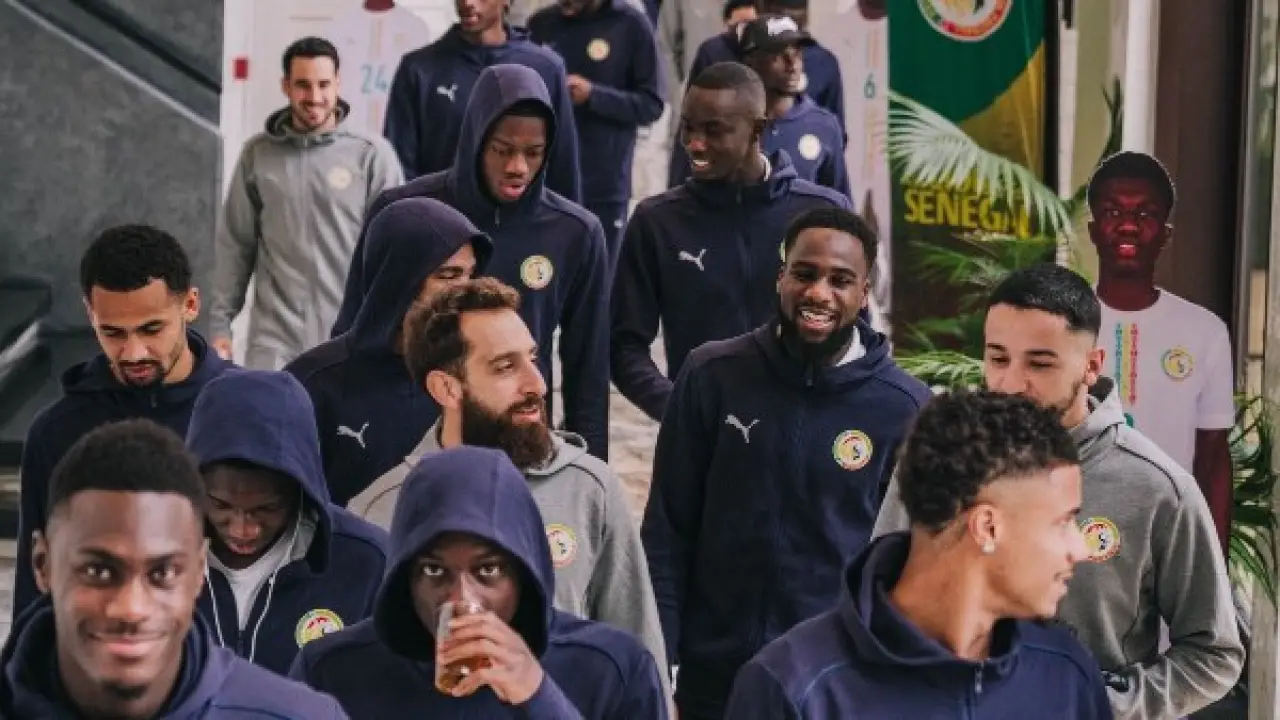 نجوم السنغال في طنجة.. كواليس رحلة مفاجئة تسبق صدام الفراعنة المرتقب