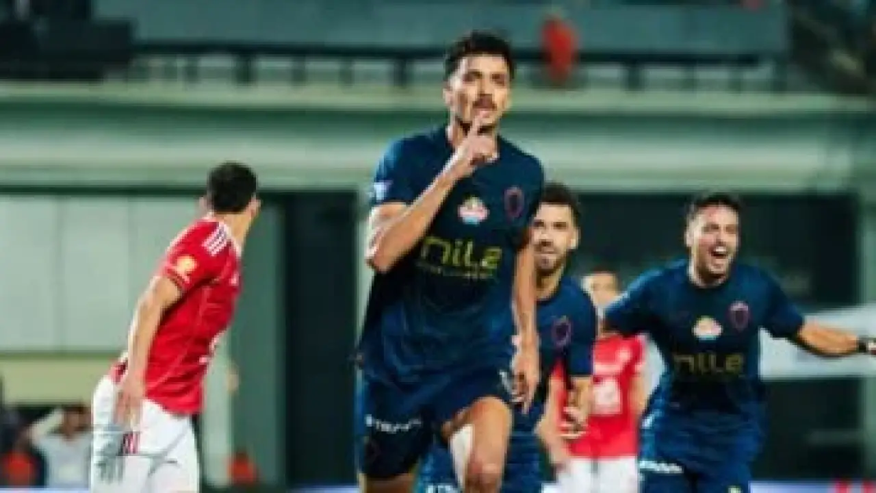 2 مليون دولار.. عرض إماراتي ضخم يضع نجم دفاع الزمالك على أعتاب الرحيل