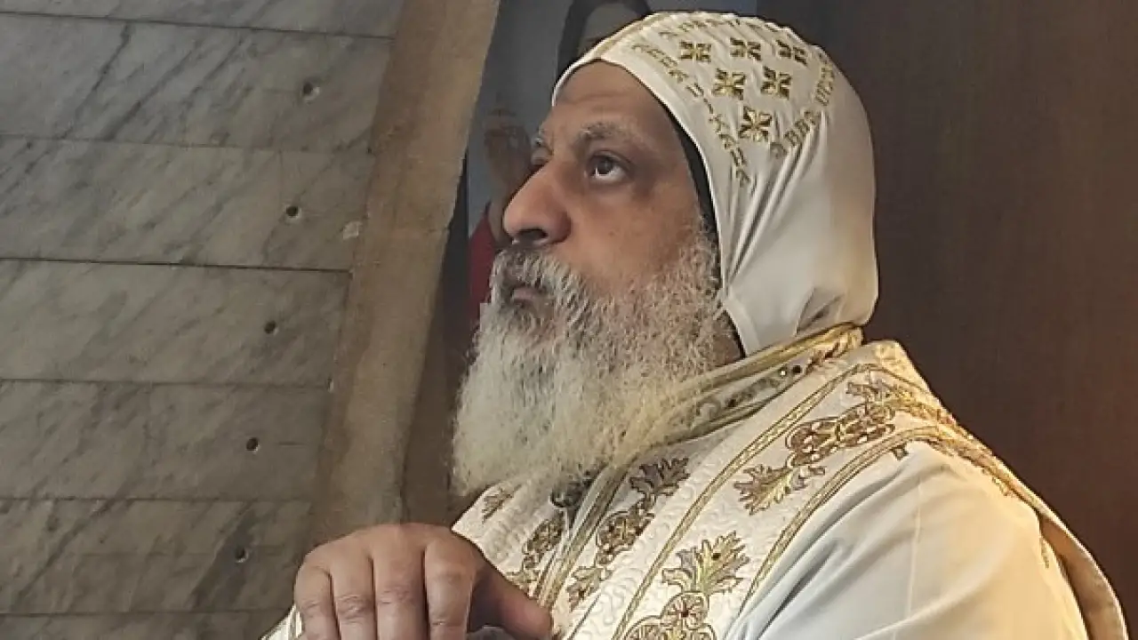 الكنيسة الأثرية بالمعصرة.. الأنبا ميخائيل يترأس قداساً تاريخياً بمذاق خاص في دير الأنبا برسوم