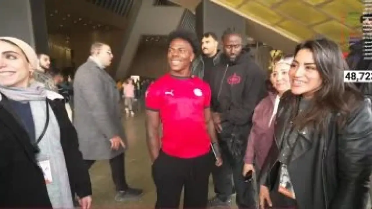 اليوتيوبر العالمي سبيد.. بث مباشر من القاهرة يثير ضجة واسعة في ساعات المونديال