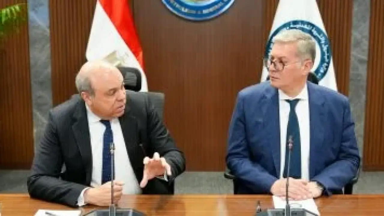 تحالف البترول والطيران.. خطة طموحة تحول مصر لمركز إقليمي ينهي سيطرة المنافسين