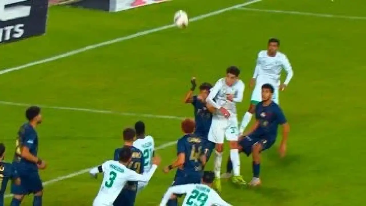 زلزال في العاصمة.. هدف مباغت يقلب موازين قمة الزمالك والمصري ويشعل المدرجات