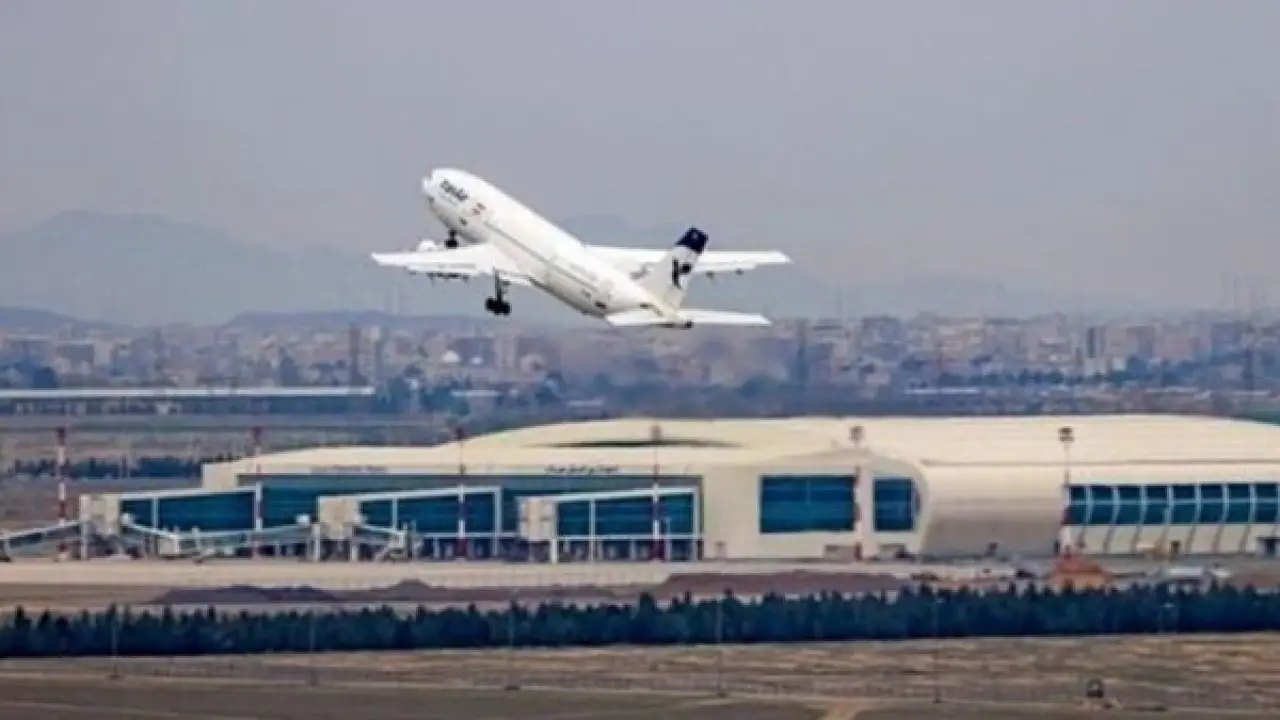 سماء إيران.. قرار مفاجئ ينهي ساعات من الغموض ويترقب العالم نتائجه الحذرة