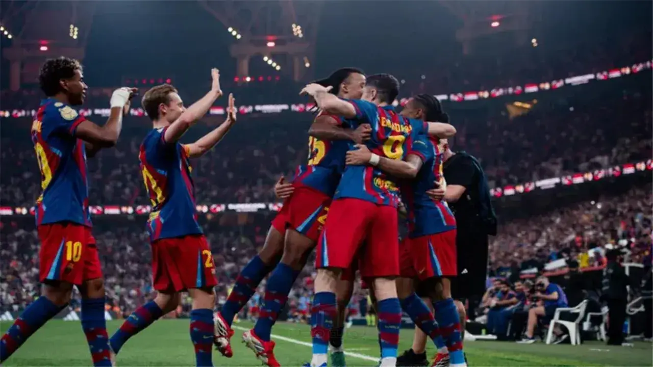 صدام كأس الملك.. موعد مواجهة برشلونة وراسينج سانتاندير يثير قلق الجماهير بالعام الجديد