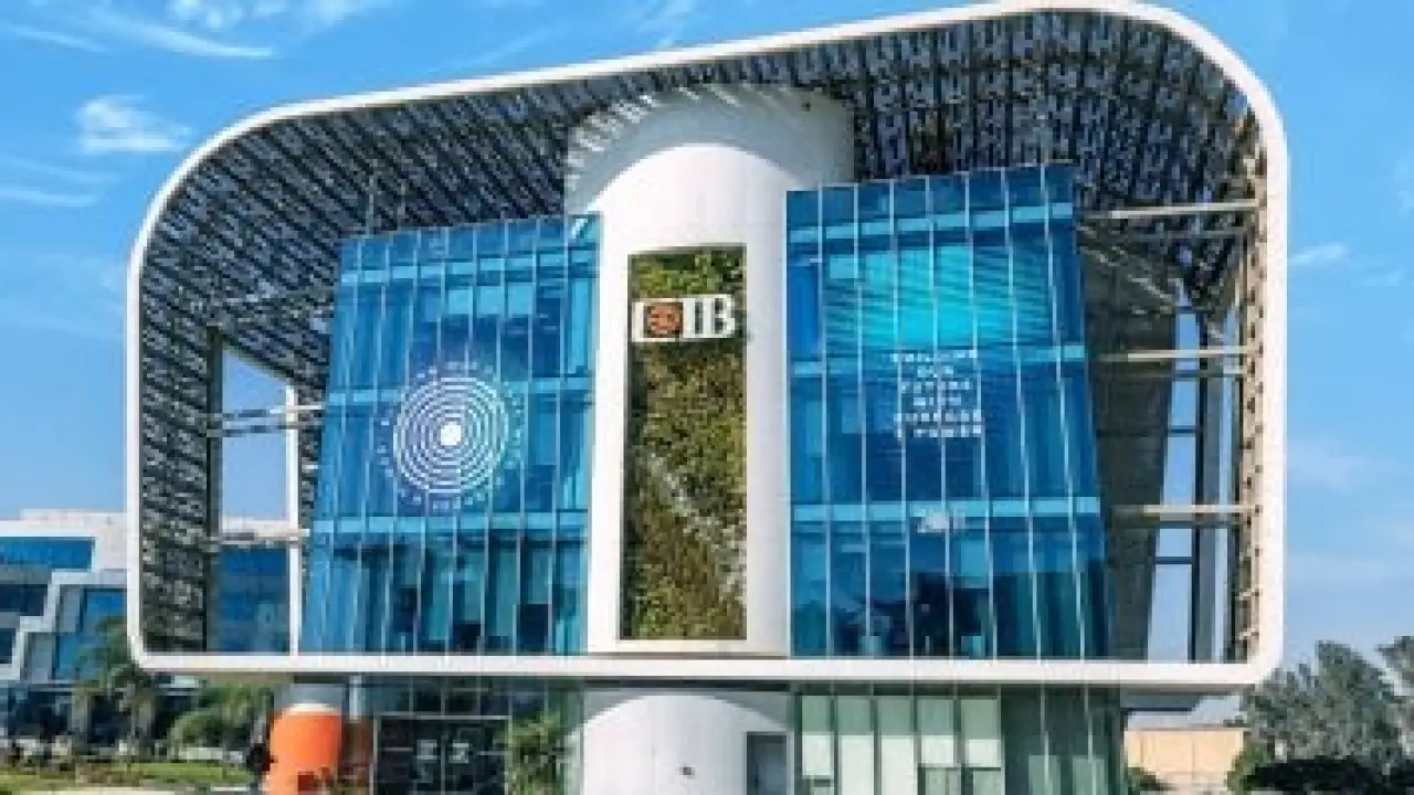 عملاء البنك التجاري الدولي.. قرار مفاجئ بوقف خدمات المحفظة الذكية يثير قلق المشتركين