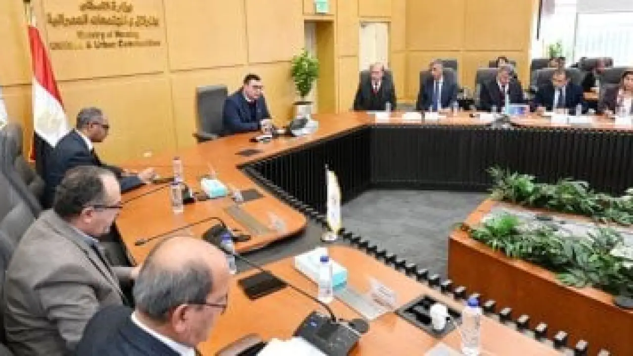 قرار حاسم.. وزير الإسكان ينهي الجدل بشأن موعد تسليم وحدات حياة كريمة الجديدة