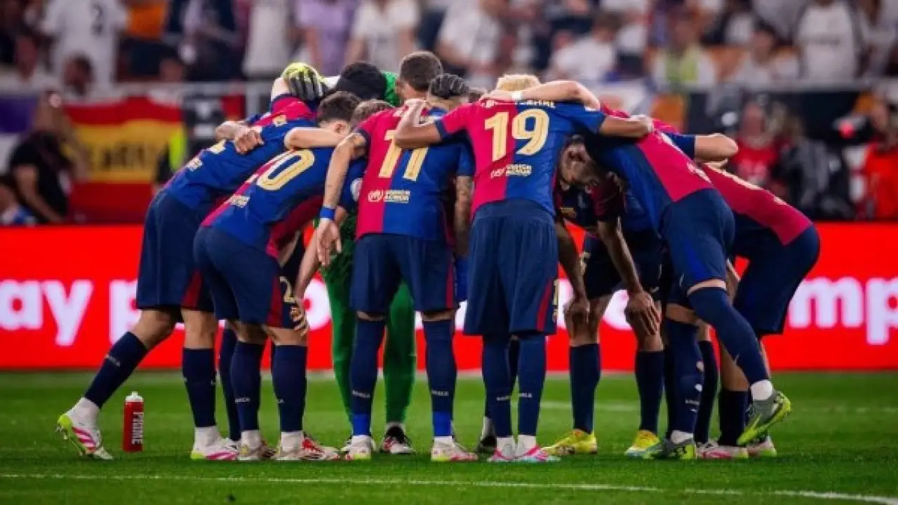 مفاجأة فليك.. تغييرات جذرية في تشكيل برشلونة تصدم جماهير راسينج سانتاندير بكأس الملك