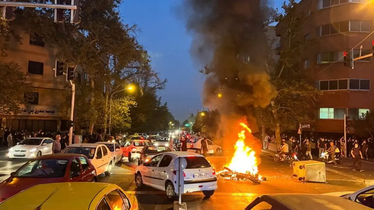 هدوء حذر في طهران.. سكان العاصمة يترقبون ساعة الصفر وسط مخاوف من ضربة أمريكية