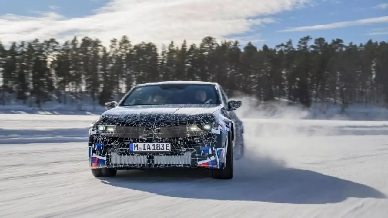 وحش بي إم دبليو القادم.. قوة 1000 حصان وصوت مرعب يهدد عرش السيارات الكهربائية